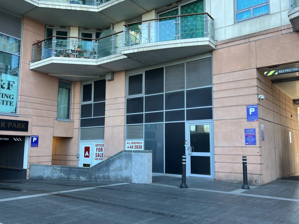 2-st-georges-wharf-1-scaled